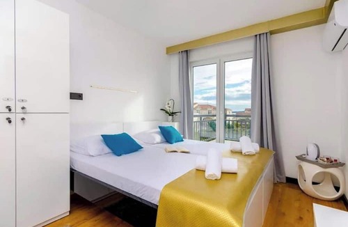 Kastel Stafilic House | Room-all Saints Suites B&b Kastela - Dou