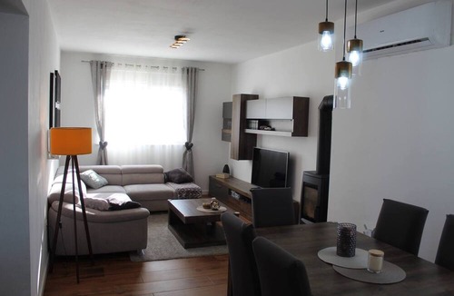 Lovinac Apartment | Family holiday house Orange Spirit