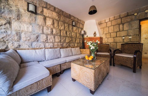 Babin Kuk Villa | City Beach Villa with Pool and Sea View