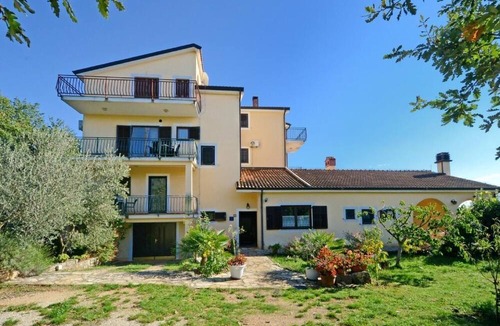 Valica Apartment | Cosy flat in Valica with large garden