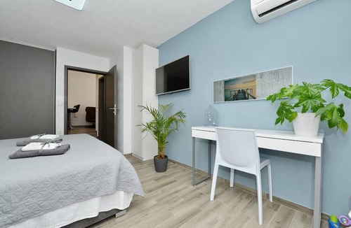 Zadar Villa | 2 Bedroom Apartment Sleeps 5 - Privat Pool