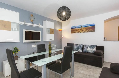 Labin Apartment | Nice apartment for 4 guests with WIFI, A/C, private pool, TV, terrace and parking