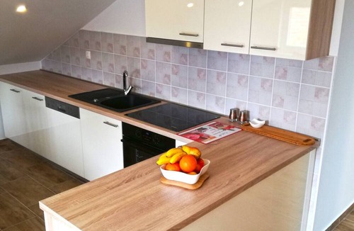 Lukoran Apartment | All New Seafront Apartment Yvonne, Sleeps 5
