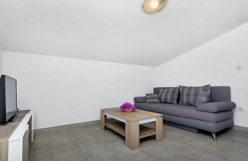 Pokrivenik Apartment | Igor - 5 m From Beach - C