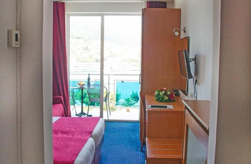 Gruz Hotel | Hotel Petka