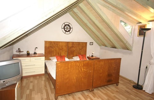 Vis Cottage | Traditional House With two Apartments