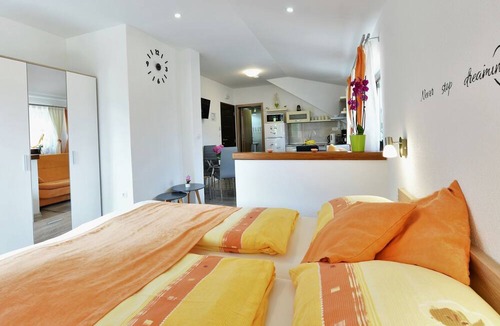 Seliste Dreznicko Apartment | Boutique Apartment in Selište Drežnićko with Garden