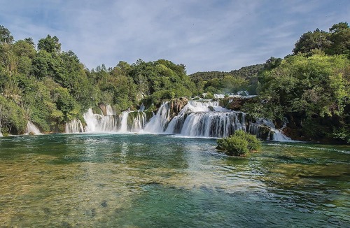 Gornje Planjane House | This luxuriously furnished holiday home is situated on a 1400 m² plot.