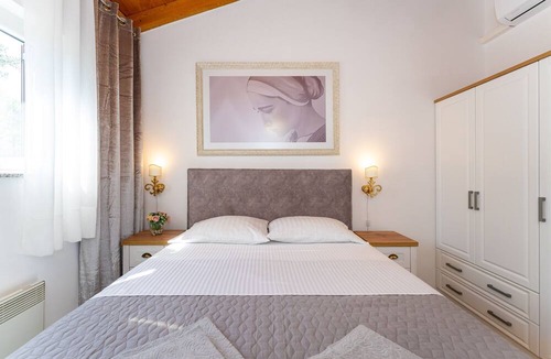 Razanac Villa | Zlatni Dvori