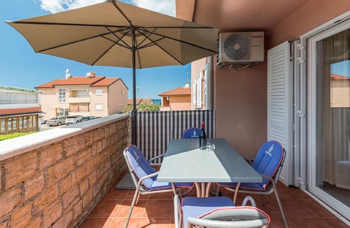 Dajla Apartment | Holiday apartment Villa Pinta with a large garden