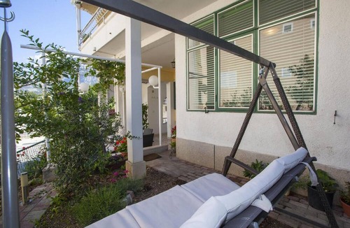 Bidol Apartment | Comfortable apartment with terrace in Bidol