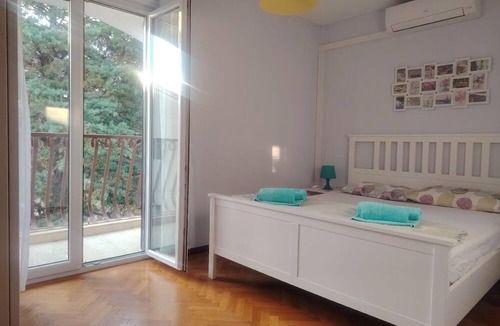 Bol Apartment | Holiday apartment with balcony and sea view