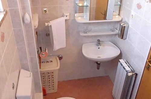 Bogovici Apartment | One bedroom apartment with terrace Malinska, Krk (A-5353-d)