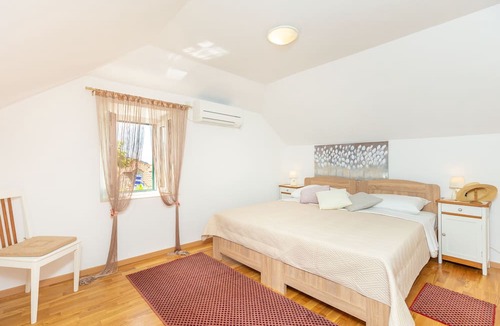 Pile House | The Loft