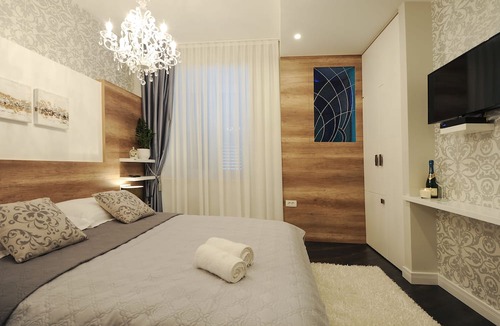 Zadar Old Town House | Silver & Gold Luxury Rooms