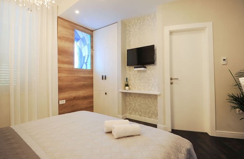 Zadar Old Town House | Silver & Gold Luxury Rooms