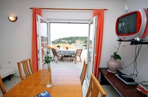Lumbarda Apartment | Captain's Villa Sokol