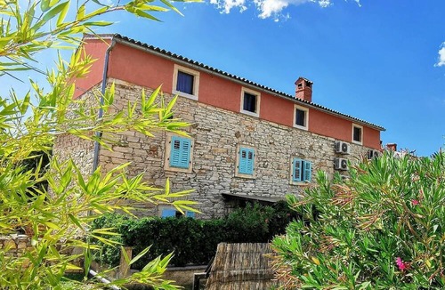 Muntic House | Holiday home Eti and Mia , 13 persones, piscine