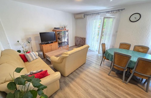 Novi Vinodolski Apartment | Ground floor apartment with terrace and barbecue