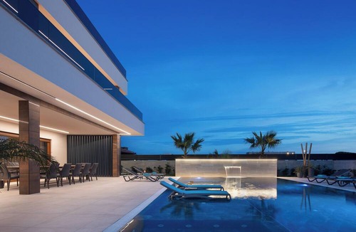 Vir Villa | Malibu Royal