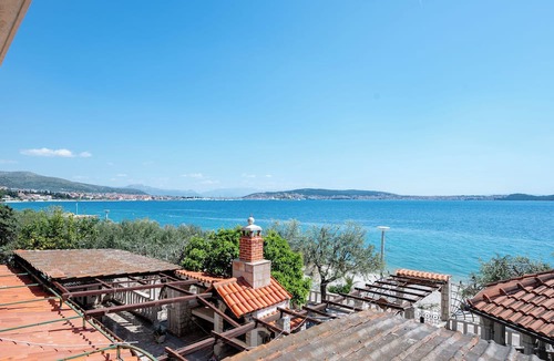 Seget Donji Hotel | HOTEL SEGETSKI DVORI Beachfront Oasis & Tradition since 1964 - Split Trogir Riviera