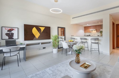 The Greens Apartment | Vogue | Al Dhafrah 2 Greens near Mall of Emirates
