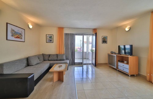 Slatine House | Cozy Beachfront Holiday Home Slatine