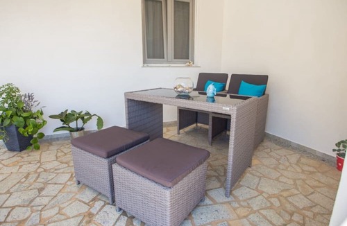 Zagore Apartment | Charming Brsec Apartment With Shared Pool