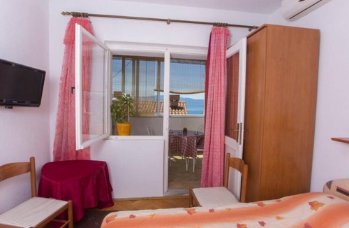 Brist Hostel | Beachfront Apartments Andrijević