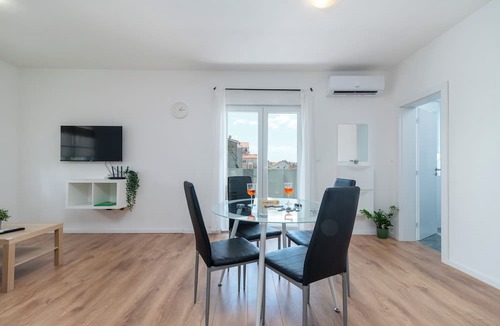 Okrug Gornji Bed & Breakfast | Villa Eight by D