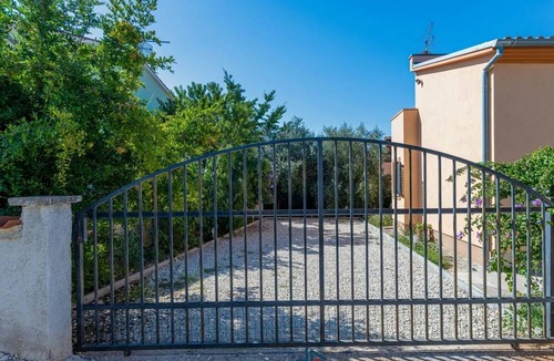Sikici Villa | Ena Pula Comfortable holiday residence