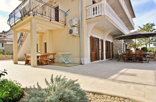 Soline House | Flat Ivanka-200m from the sea, with terrace