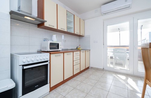 Zaton Apartment | Three bedroom apartment with terrace Zaton, Zadar (A-22125-b)
