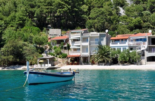 Bogomolje Apartment | Apartment Hidden gem - beachfront: A1 Stella (5) - Bogomolje, Island Hvar, Croatia