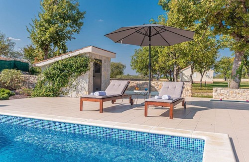 Drnis House | Holiday house Drnis for 1 - 9 persons with 5 bedrooms - Holiday house