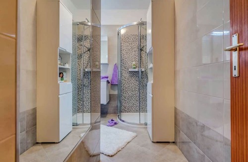 Kastel Sucurac Apartment | Apartment in Kaštel Sucurac with Sea View