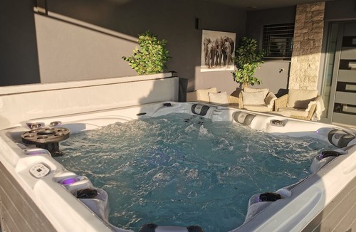 Tomaj Villa | * SWIMMING POOL * WHIRLPOOL * PLAYGROUND * SAUNA * GARDEN*