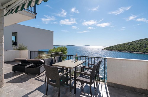 Vinisce Villa | Pool Villa Sine/w Panoramic Sea View, Trogir - Vinišće, Croatia