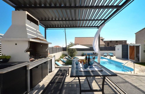 Seget Donji Apartment | VILLA BAMBOLA with private hydromassage heated pool and jacuzzi, for up to 8