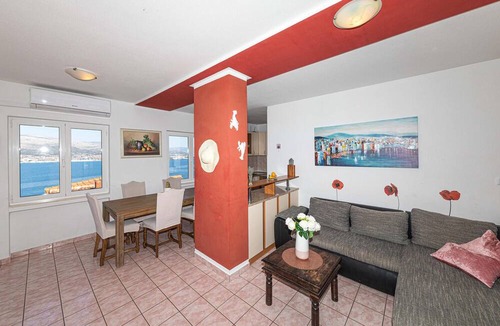 Okrug Donji Apartment | 4 bedroom amazing apartment in Okrug Donji