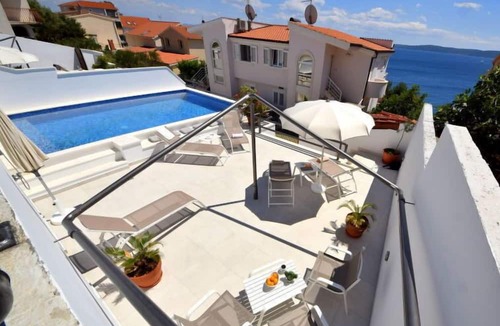 Okrug Gornji Apartment | Villa Meri by Interhome