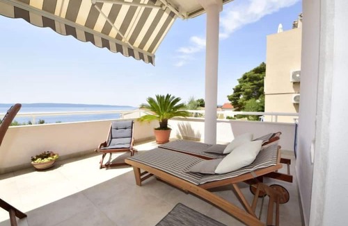 Okrug Gornji Apartment | Villa Meri by Interhome