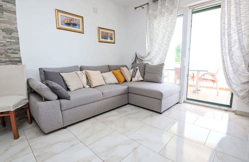 Okrug Gornji Apartment | Villa Andjelka by Interhome