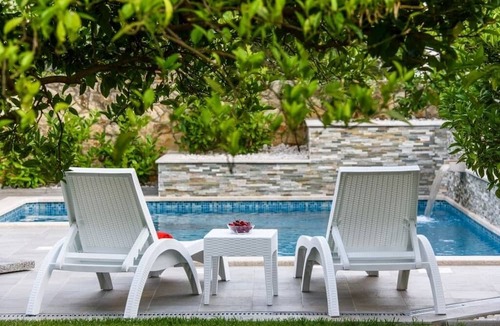 Okrug Gornji Apartment | Apartment in Okrug Gornji with Seaview, Terrace, Air condition, WIFI (5209-3)