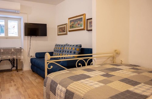 Split Apartment | Storia di Spalato I. Situated in romantic neighborhood in charming stone house!