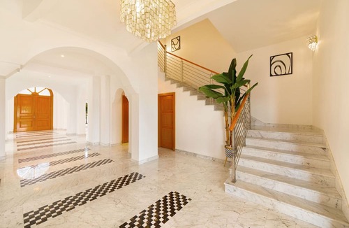 Palm Jumeirah Villa | Luxury Villa w/Dramatic Vw Private Beach & Pool
