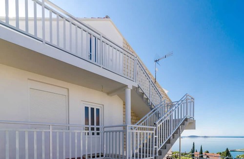 Brasina Apartment | Apartments Knego