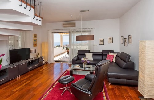 Gornji Kono Villa | Villa Mia