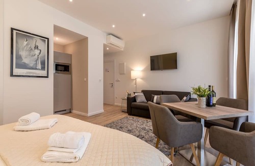 Bacvice Apartment | Luxury Apartment Marigold in Split
