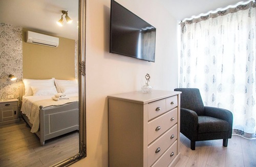 Split Apartment | Split apartment Toni